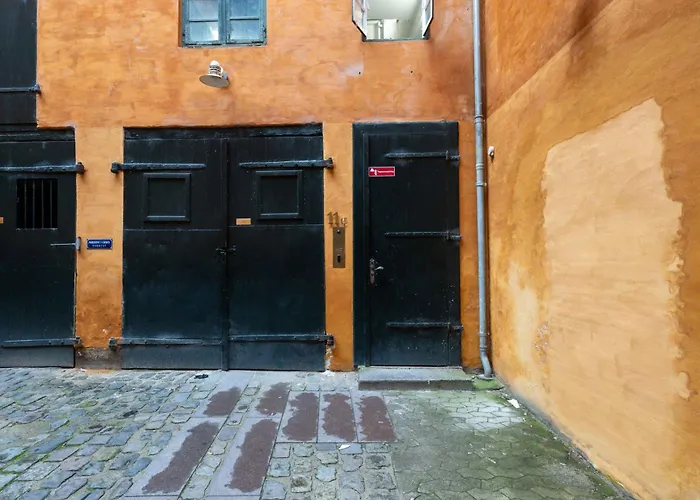 Charismatic s In Old Town